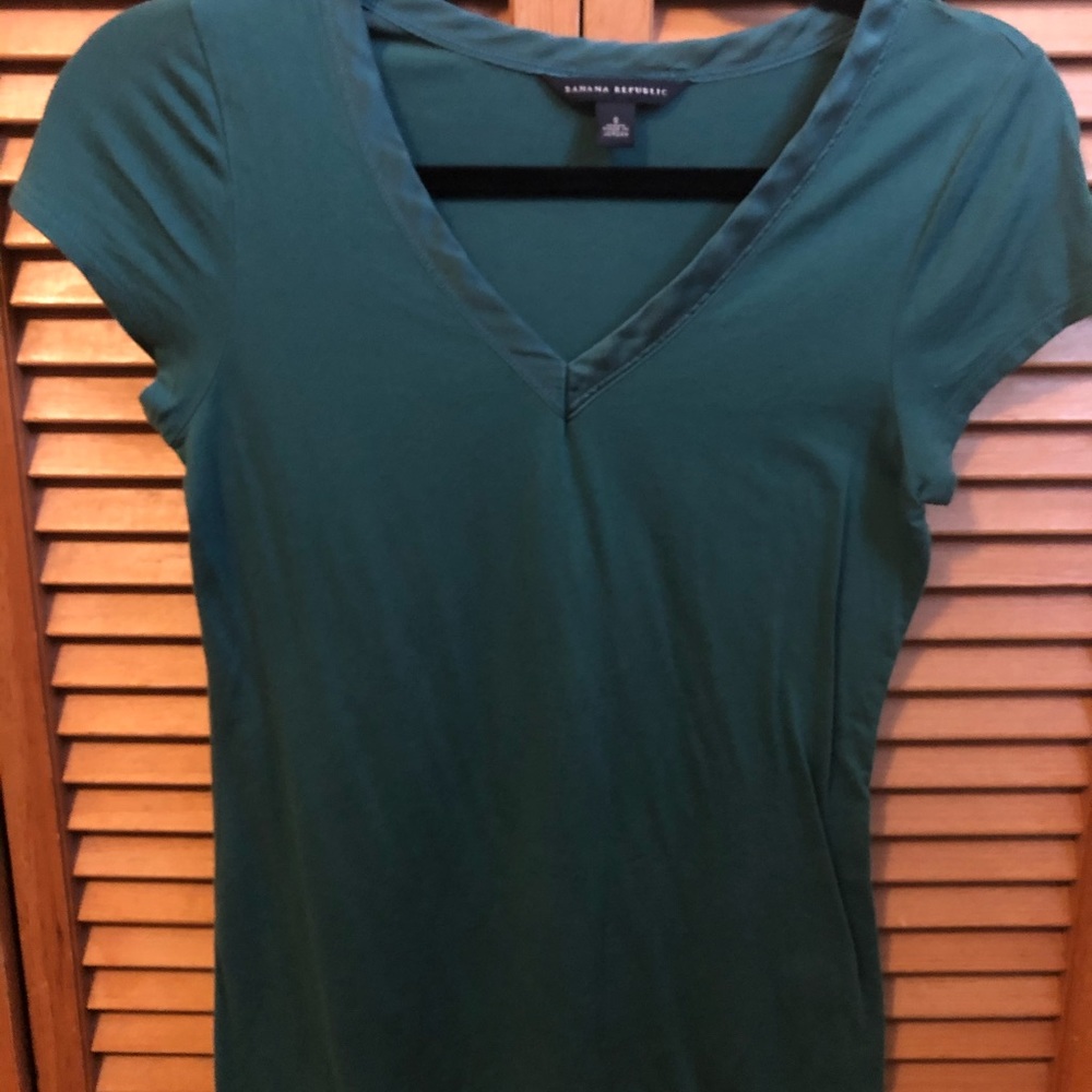 Banana Republic tee
